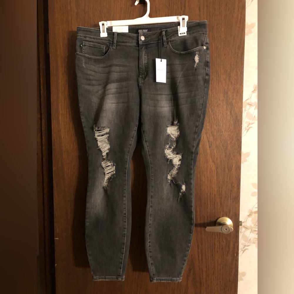 Judy Blue Plus Grey Distressed Skinny 20w 20 jeans NWT